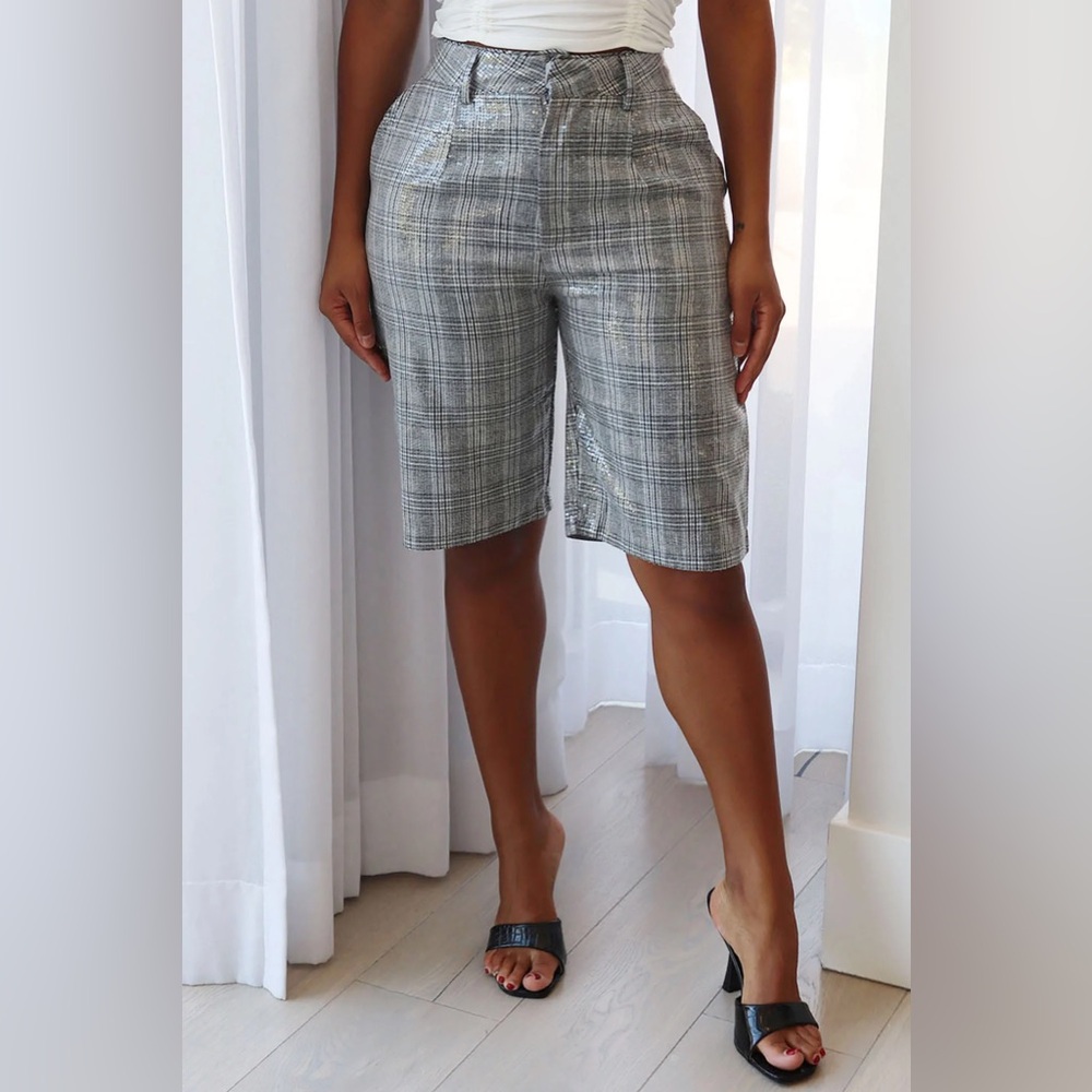 Woman sequins Bermuda shorts